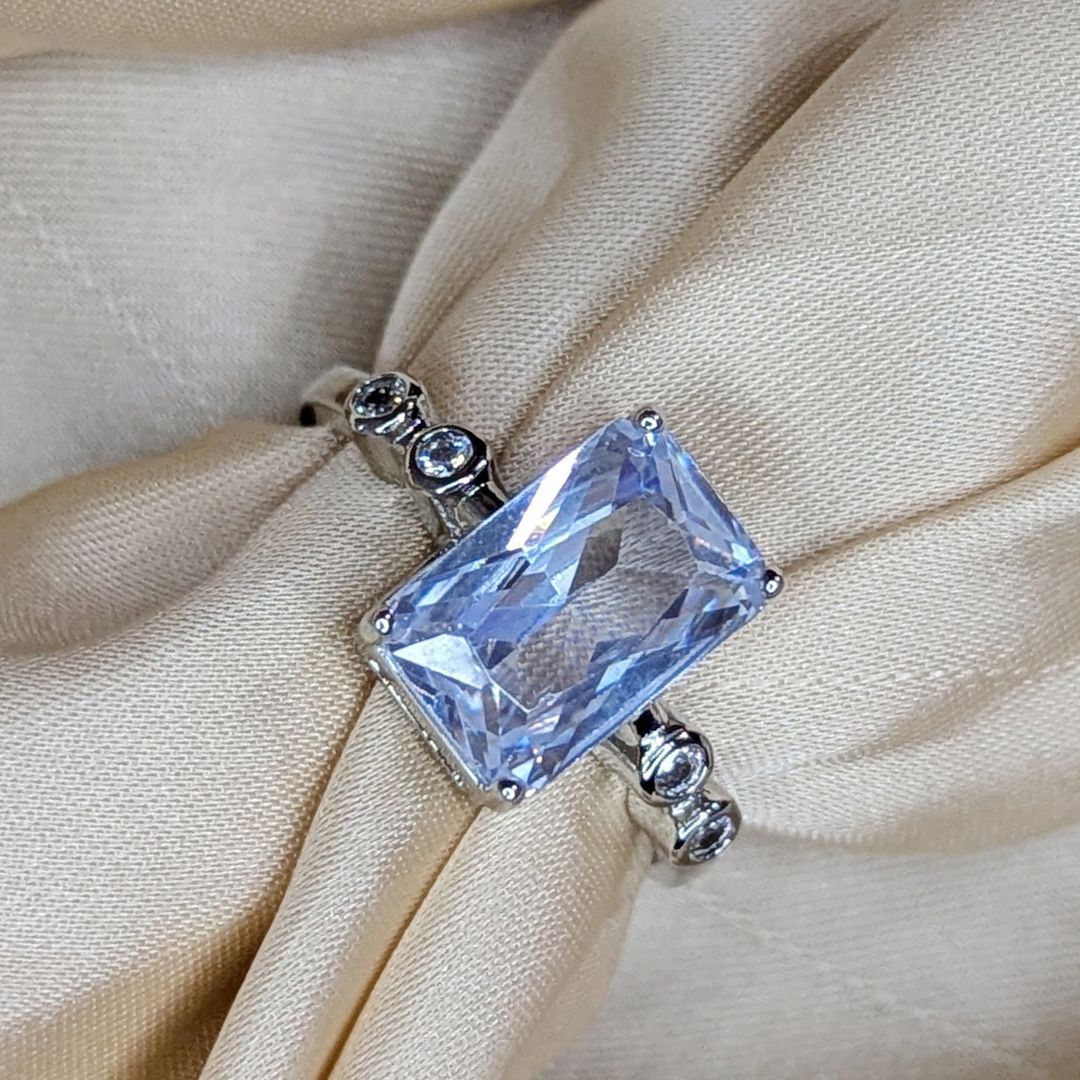 Elegant White Adjustable Ring 4134