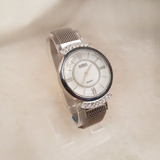 Silver Magnet Strap Watch 0573